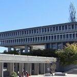 西门菲沙大学合约工低薪无医保 疑遭不合理对待