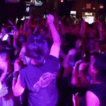 【現場直擊】多倫多廣東歌Disco夜 3小時播足80年代到新歌 大唱大跳集體回憶夜