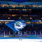 Canucks班主被球迷告上庭:一罐啤酒致脑震荡 顿失人生乐趣!