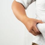 调查:超半数超重英国人因“怕坐不下”不敢出门,宁愿放弃社交和运动