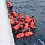 越南船舶南海沉没 中方救起39人仍有23人失踪︱有片