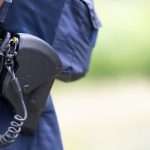 大阪府男子持刀冲向警员 遭开枪击中左胸亡