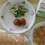 日本励波市小学“营养午餐”被批寒酸 网民讽:战时餐食?