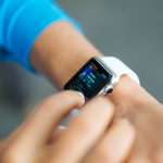 苹果手表曝漏洞:未经允许可偷听其他iPhone对话